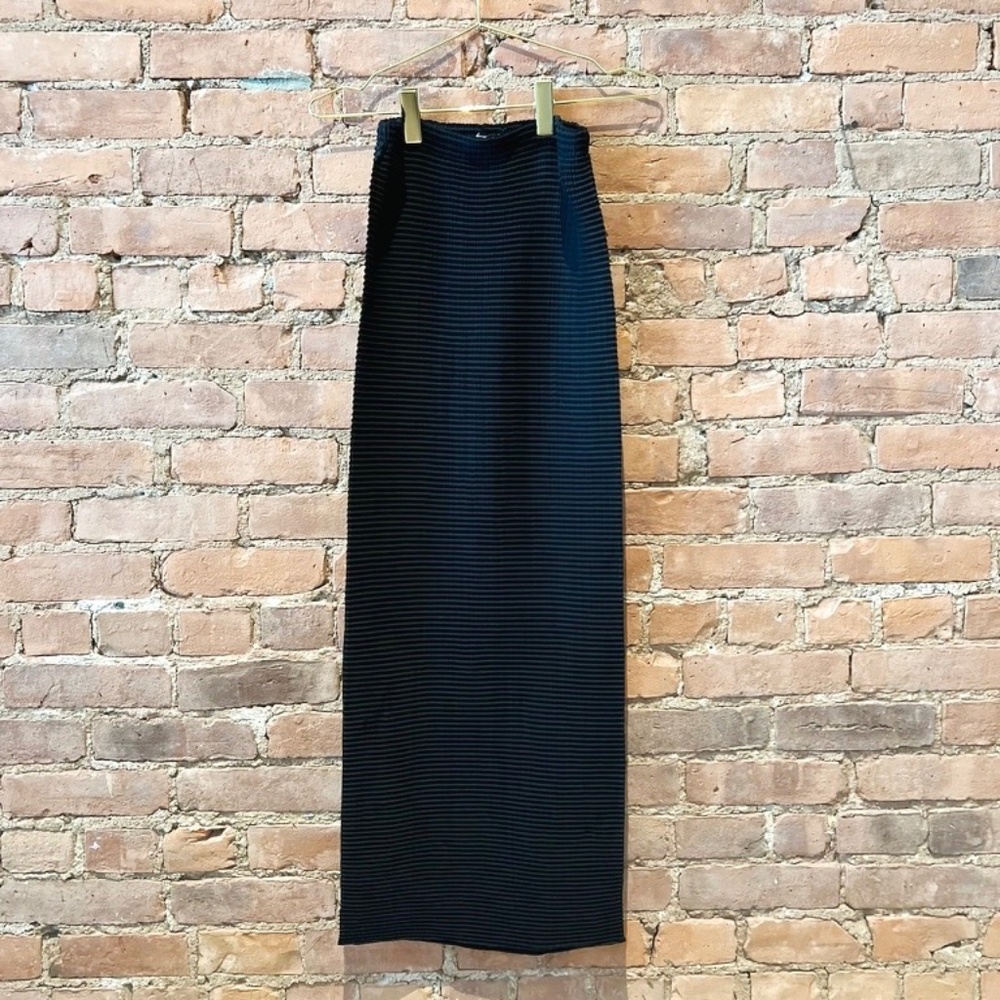 Issey Miyake midi pull on skirt - NEW